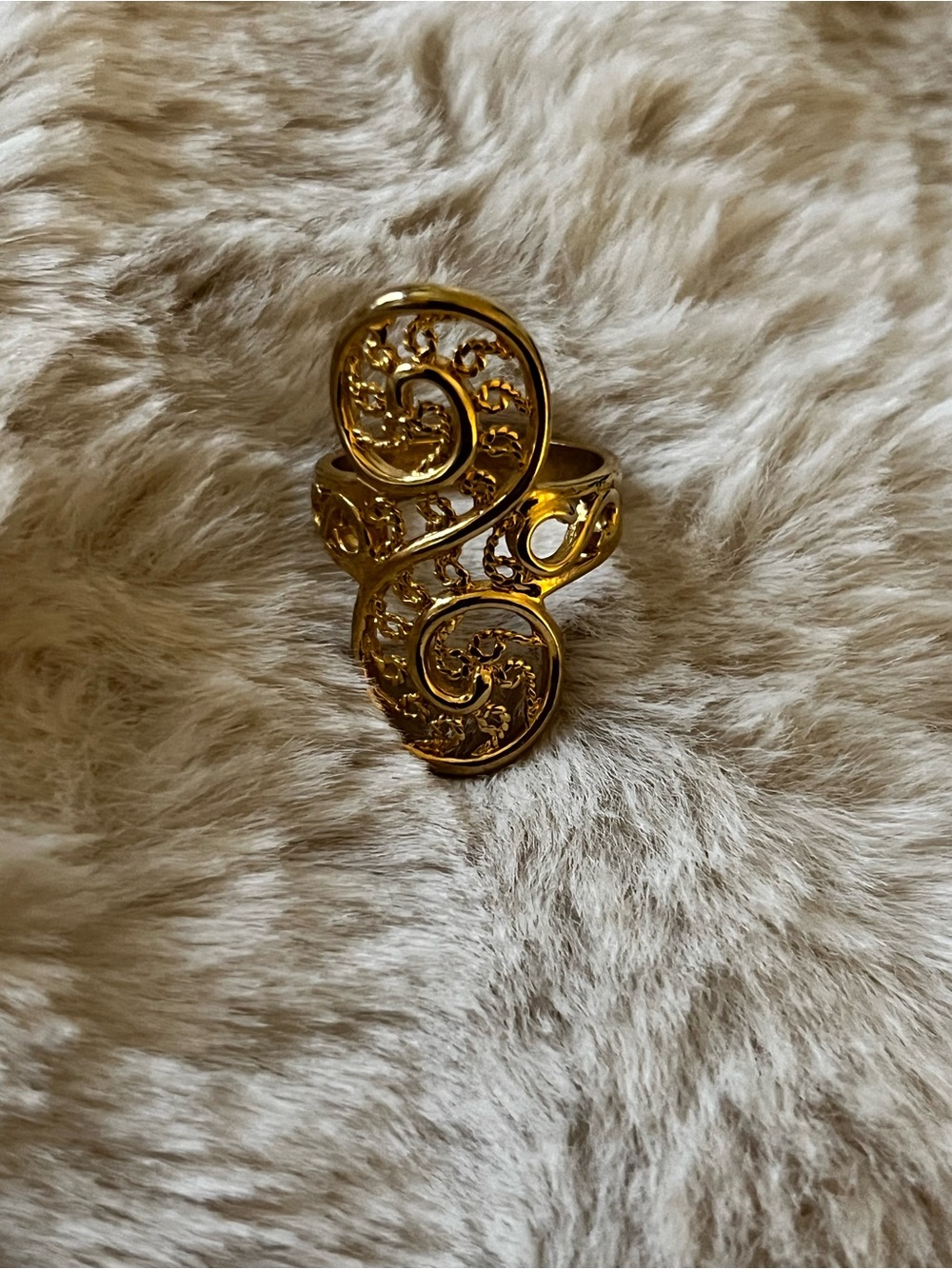 Elegant Gold Filigree Statement Ring - Women Jewelry